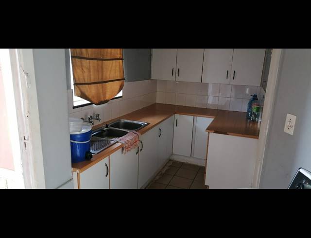 3 BEDROOM HOUSE SOLD IN STILFONTEIN EXT 1